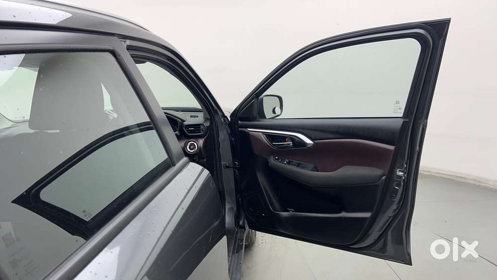 Maruti Suzuki Grand Vitara 1.5 Delta Smart Hybrid, 2025, Petrol