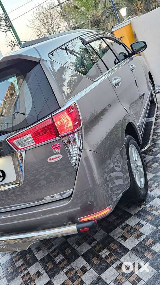 Toyota Innova Crysta 2.4 G Plus Mt 7 Str, 2023, Diesel