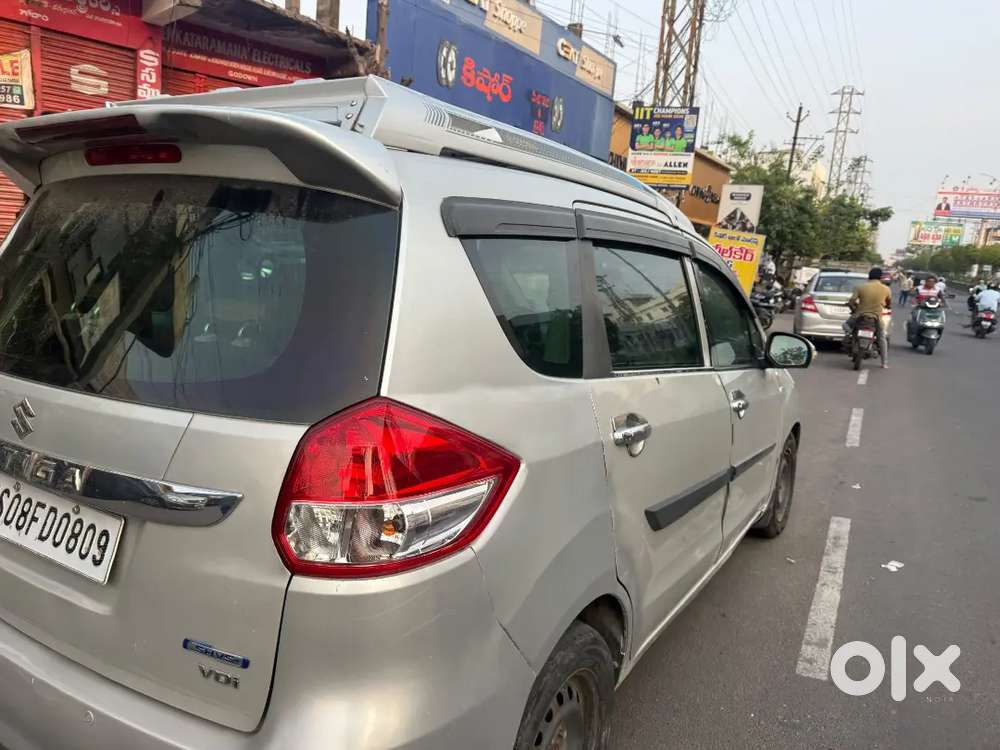 Maruti Suzuki Ertiga 2013
