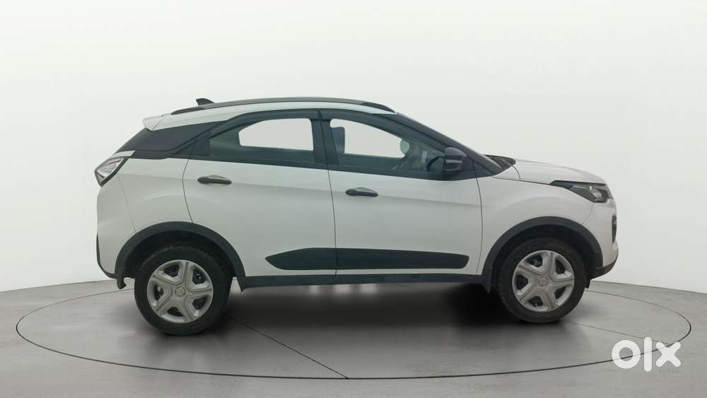 Tata Nexon 1.2 Revotron Xm (s), 2022, Petrol