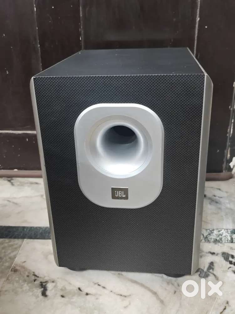 JBL 8 inches active subwoofer used any av receiver amplifier avr