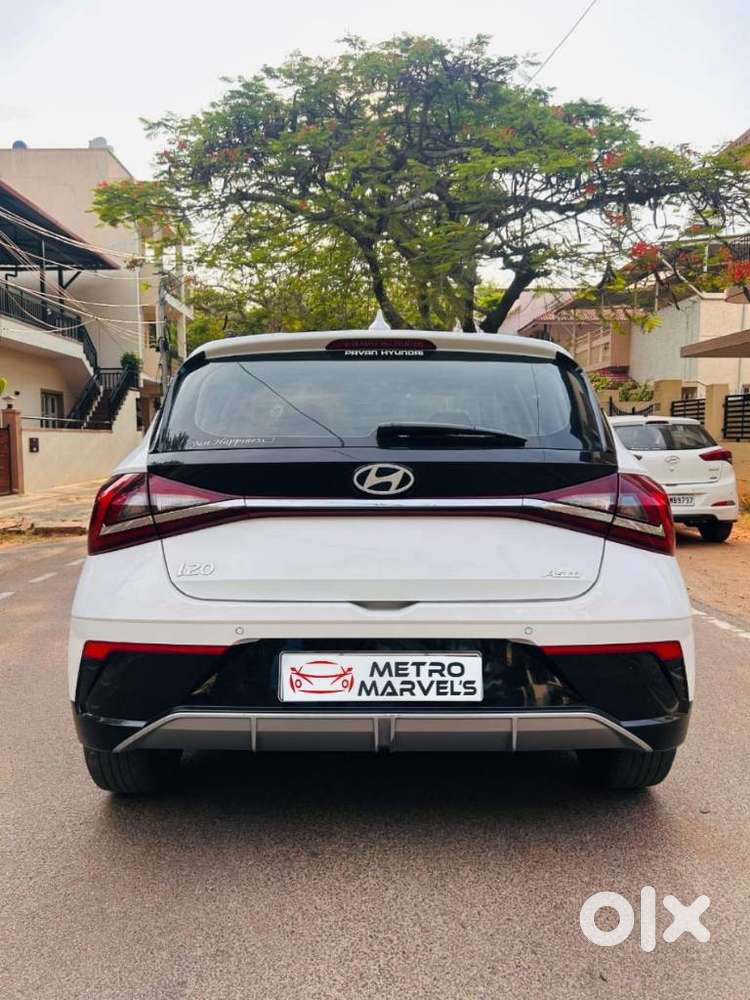 Hyundai I20 Asta (o) 1.2 Mt, 2023, Petrol