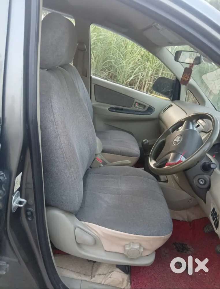 Toyota Innova 2014