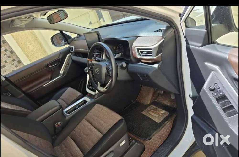 Toyota Innova Hycross Gx (o), 2026, Petrol