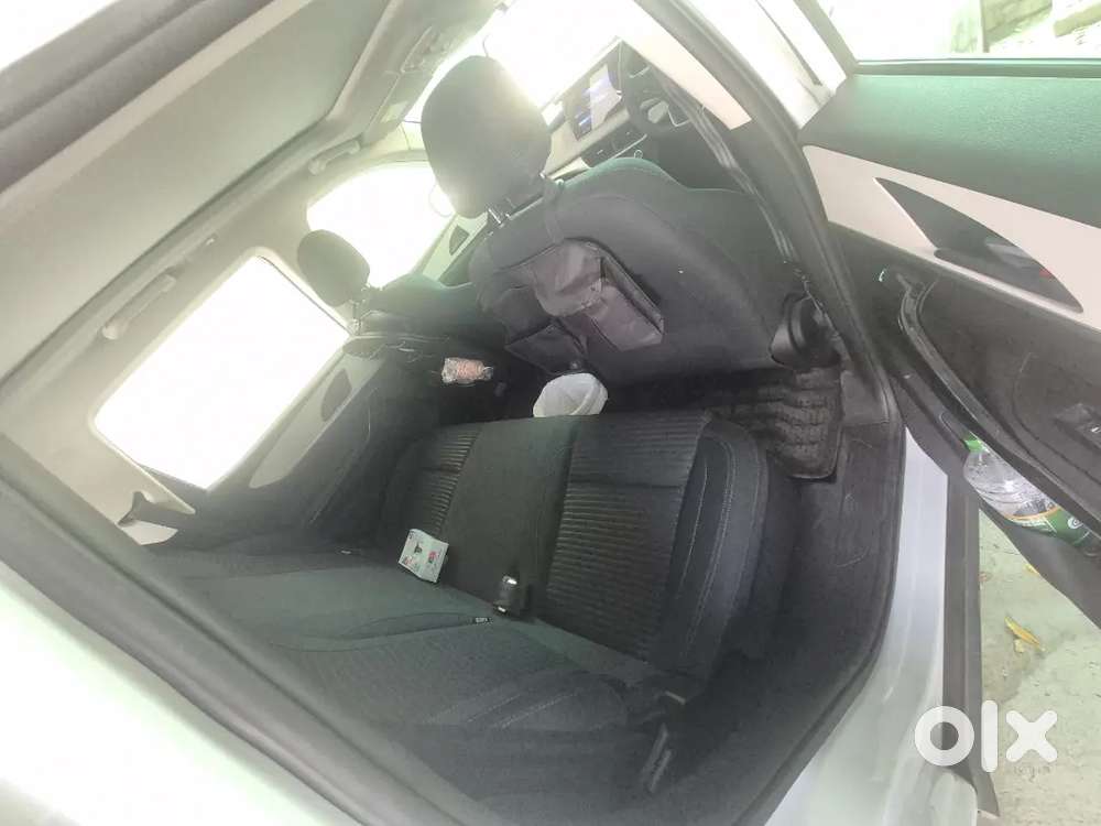 Mahindra Xuv700 2023 Petrol 25000 Km Driven