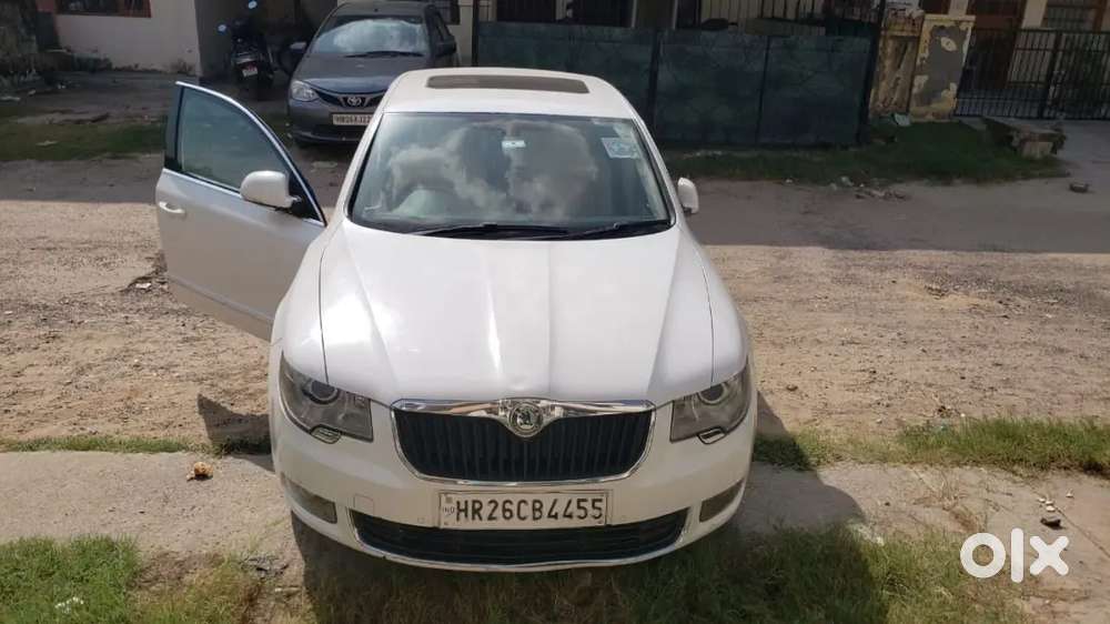 Skoda Superb 2013 Petrol 120000 Km Driven