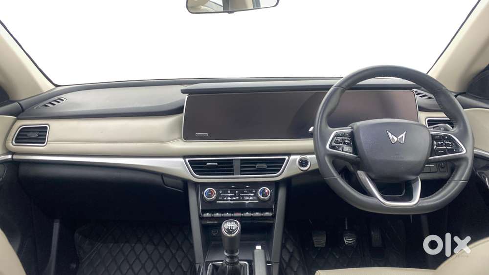 Mahindra Xuv700 2.2 Ax 7 Diesel Mt Str, 2022, Diesel