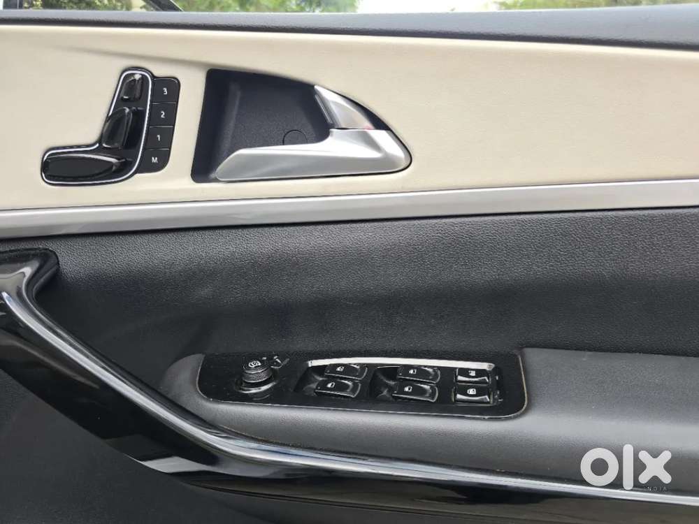 Mahindra Xuv700, 2022, Diesel