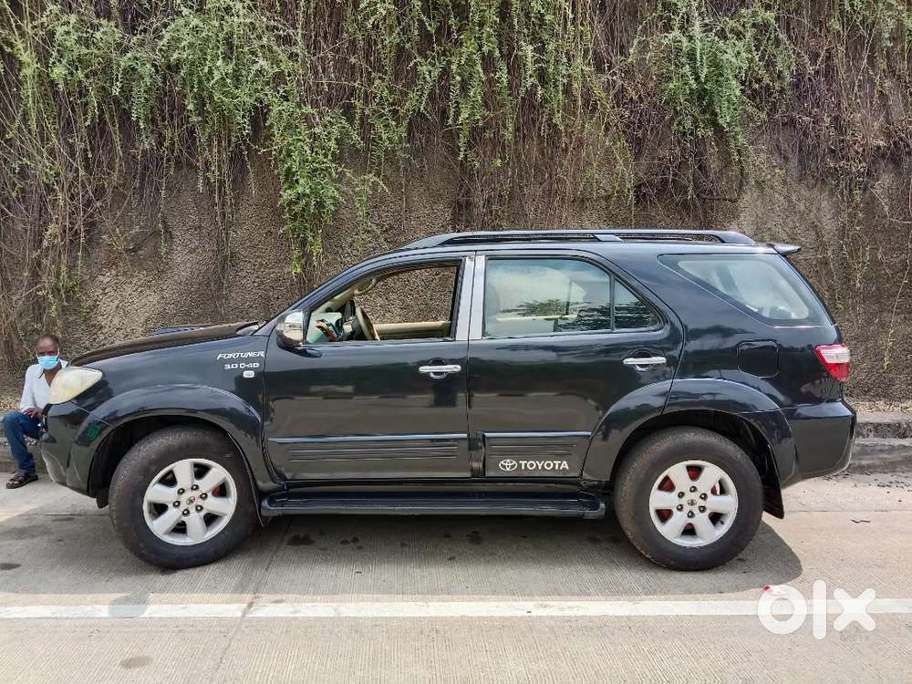 Toyota Fortuner 2011 Diesel 140000 Km Driven