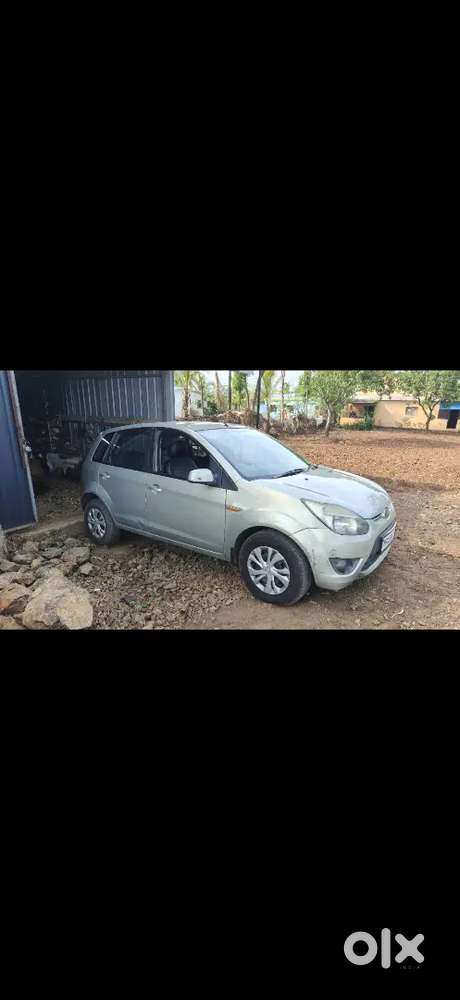 Ford Figo 1.4 Titanium 2011
