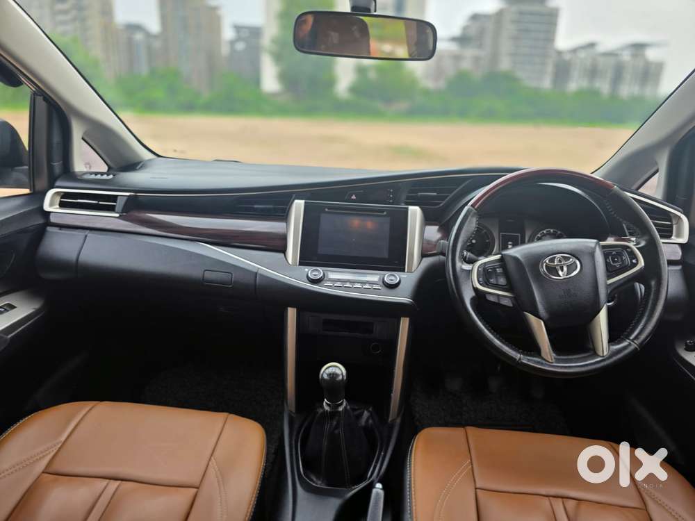 Toyota Innova Crysta 2.4 V 8 Str, 2016, Diesel