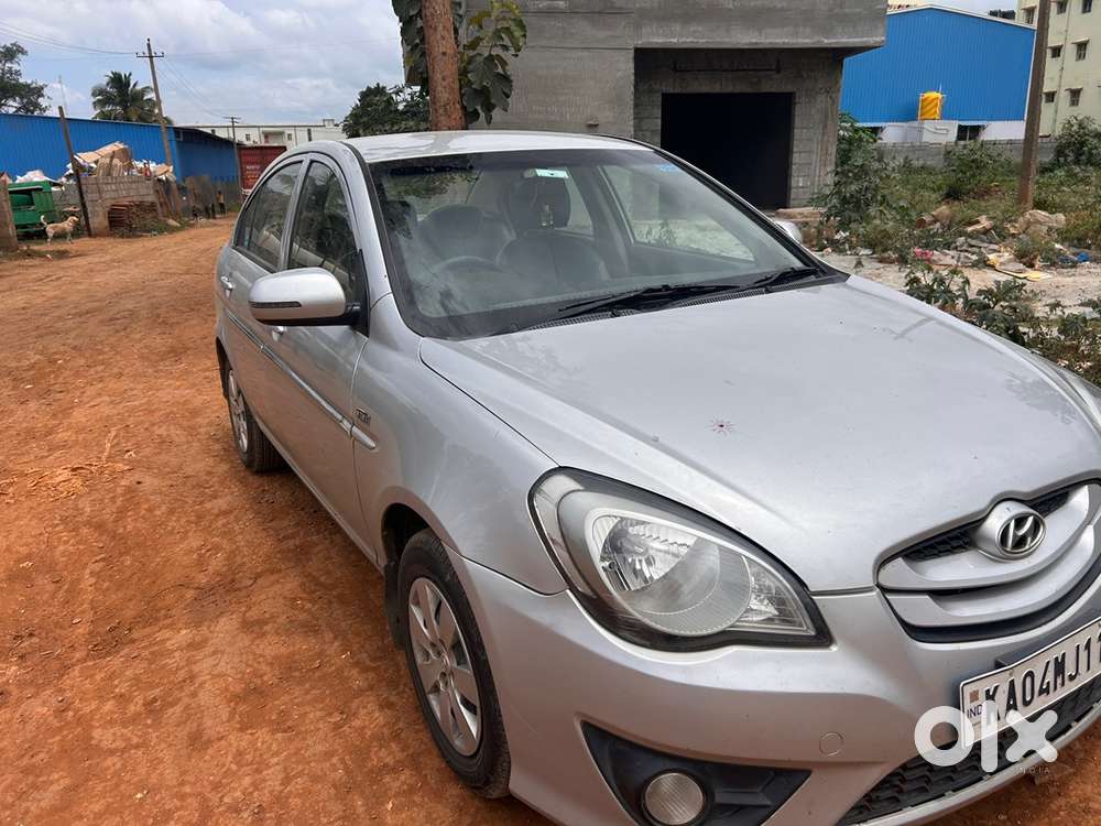 Hyundai Petrol Manual 2011