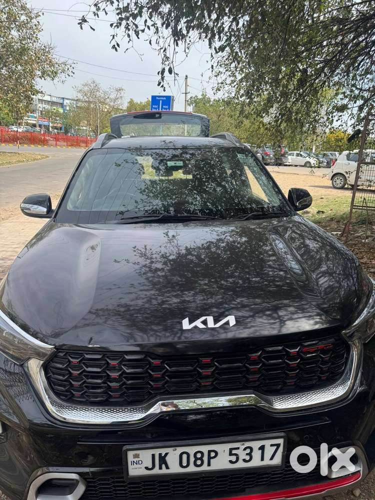 Kia-sonet D1.5 6at Gtx Plus, 5 Seater, Aurora Black Pearl Colour