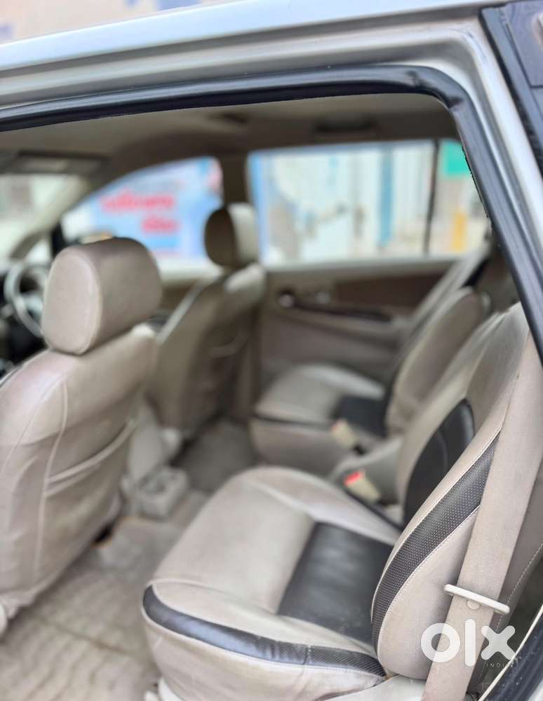 Toyota Innova 2013 Diesel 151000 Km Drivenversion V