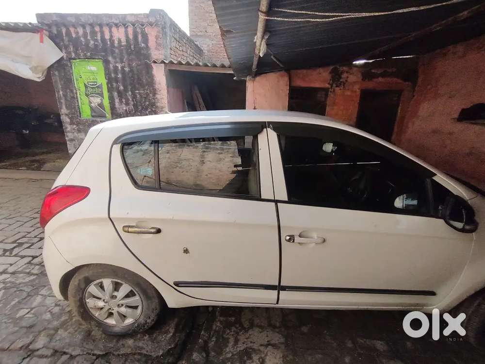 Hyundai I20 2013 Cng & Hybrids 90000 Km Driven