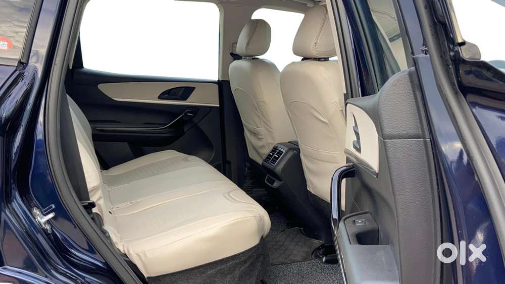 Mahindra Xuv700 2.0 Ax 5 Petrol At Str, 2022, Petrol