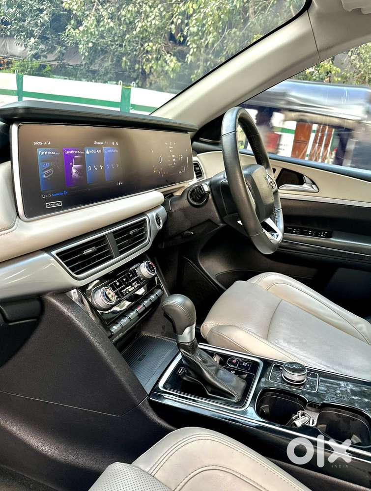 Mahindra Xuv700 2.0 Ax 7 Petrol At Luxury Pack Str, 2022, Petrol