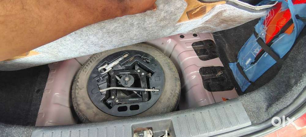 Mahindra Kuv 100 4+ G80 6s 2017 Petrol Good Condition