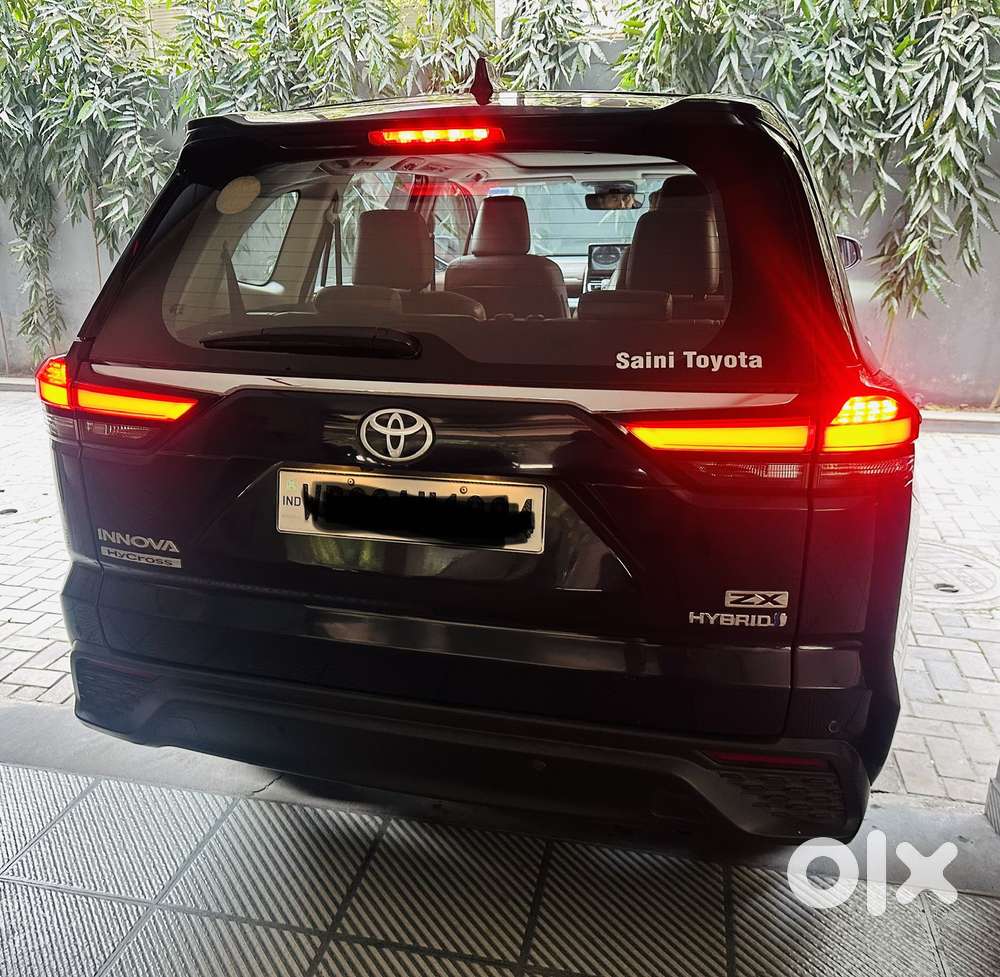Toyota Innova Hycross 2.0 Zx Hybrid 7 Str, 2023, Petrol