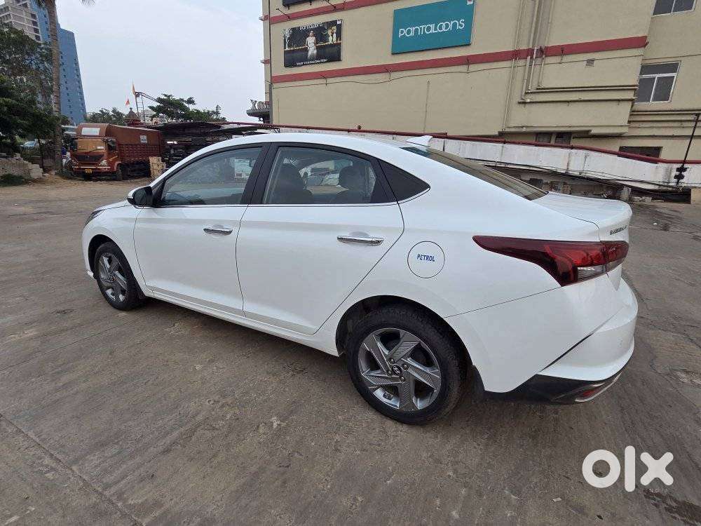 Hyundai Verna 1.5 Sx (o) Vtvt, 2023, Petrol