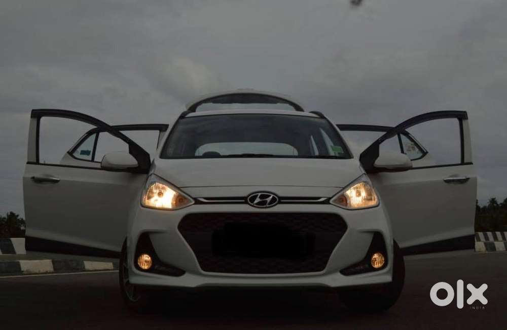 Hyundai I10 2017 Sportz At Petrol 40000 Km Driven