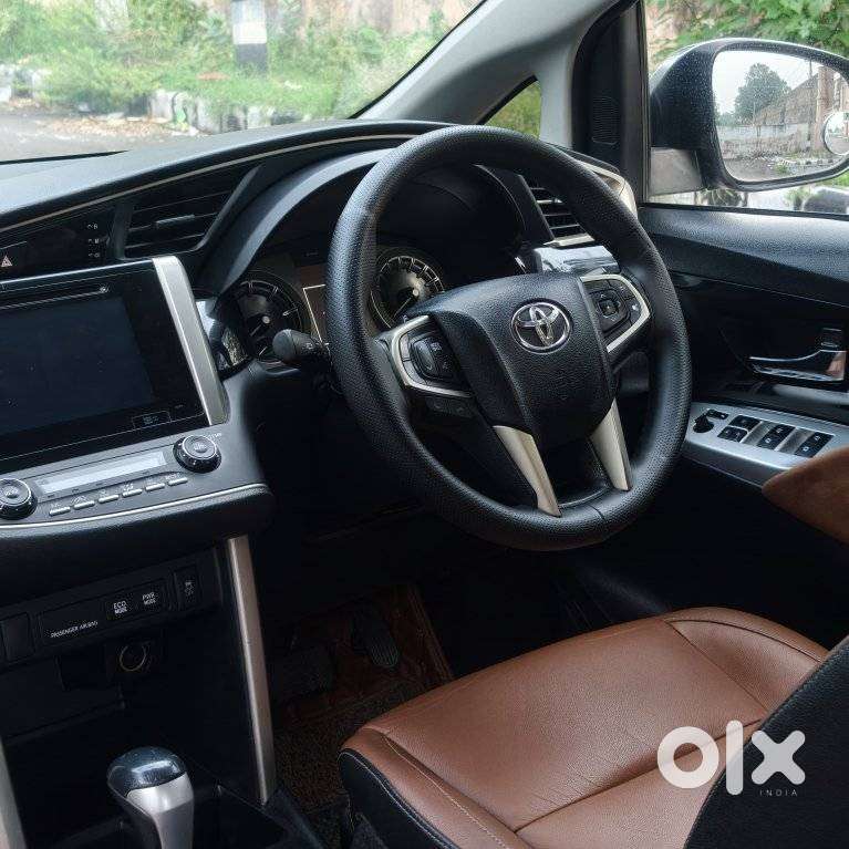 Toyota Innova Crysta, 2016