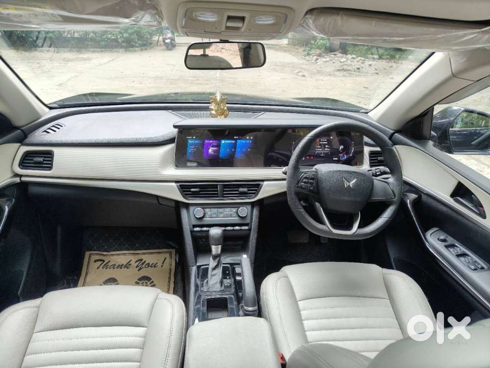 Mahindra Xuv700 2.0 Ax 5 Petrol At Str, 2023, Petrol