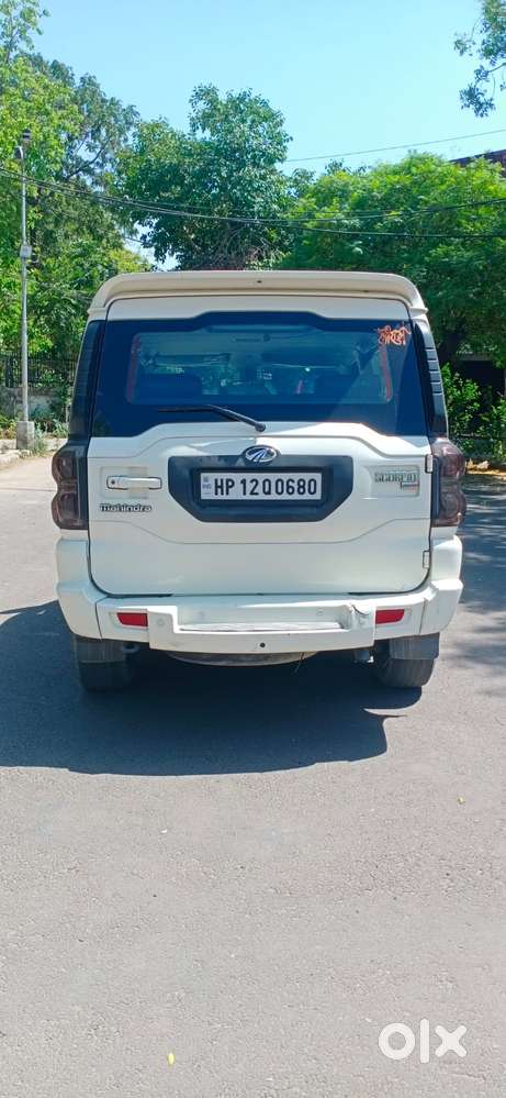 Mahindra Scorpio S10, 2015