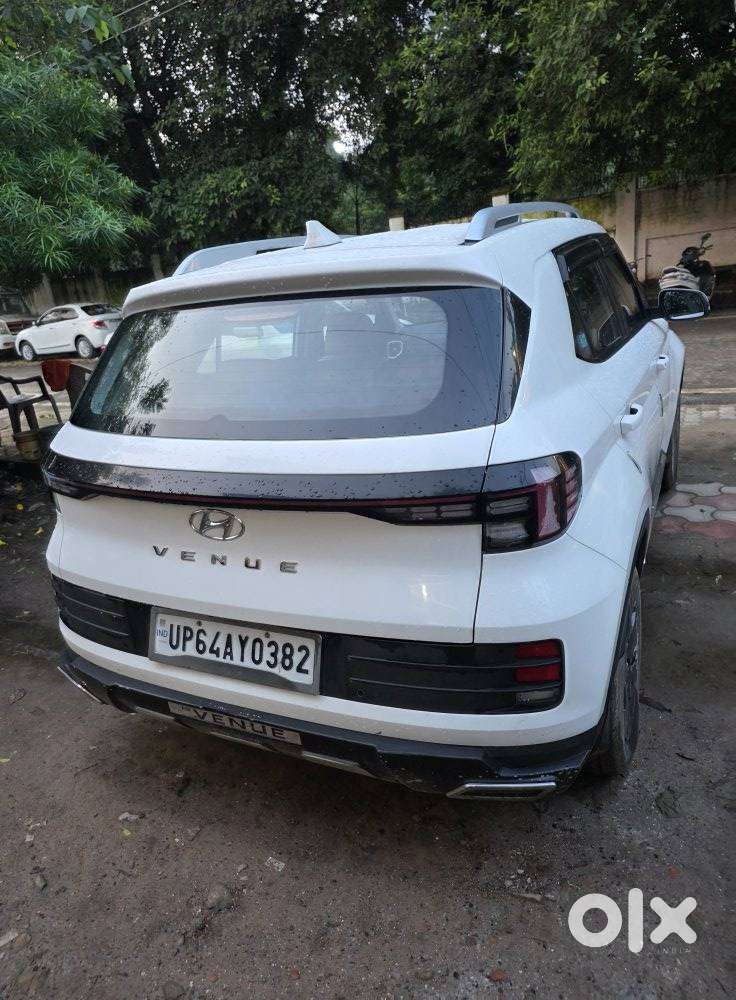 Hyundai Venue 1.2 S (o), 2024, Petrol