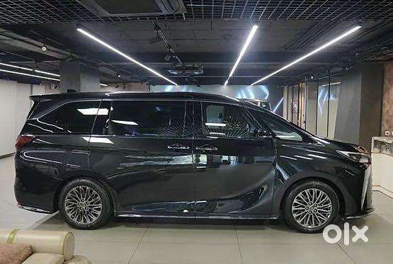 Lexus Lm, 2024, Petrol