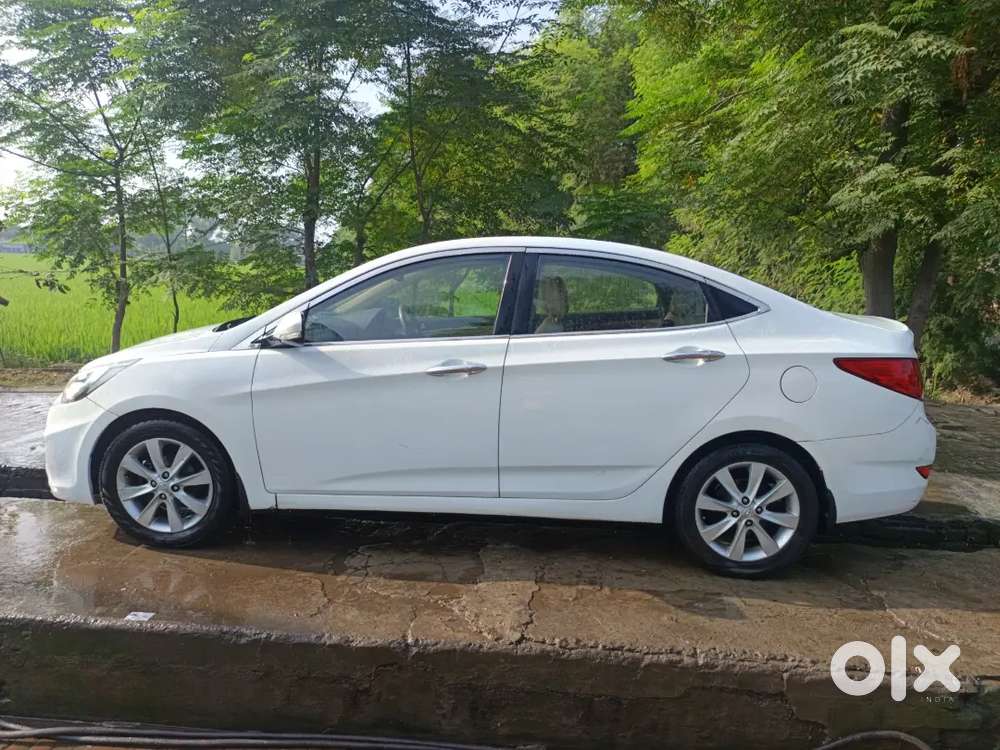 Hyundai Verna Crdi 2011