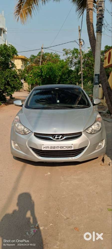 Hyundai Elantra 2012 Diesel 102000 Km Driven
