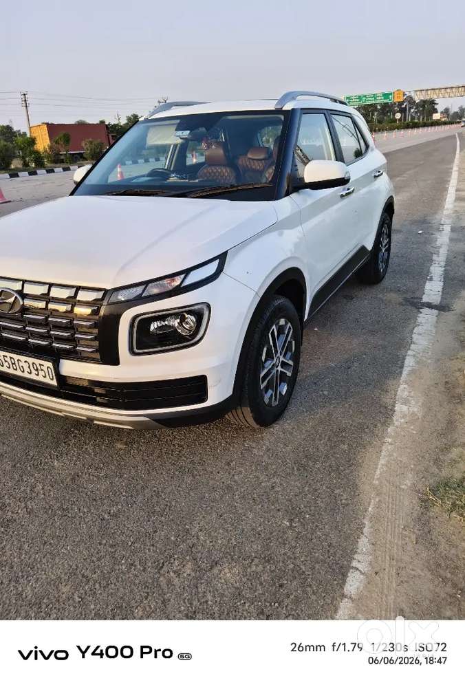 Hyundai Venue  Top Model,sun Roof ,adas,abs,line Assistant 2024