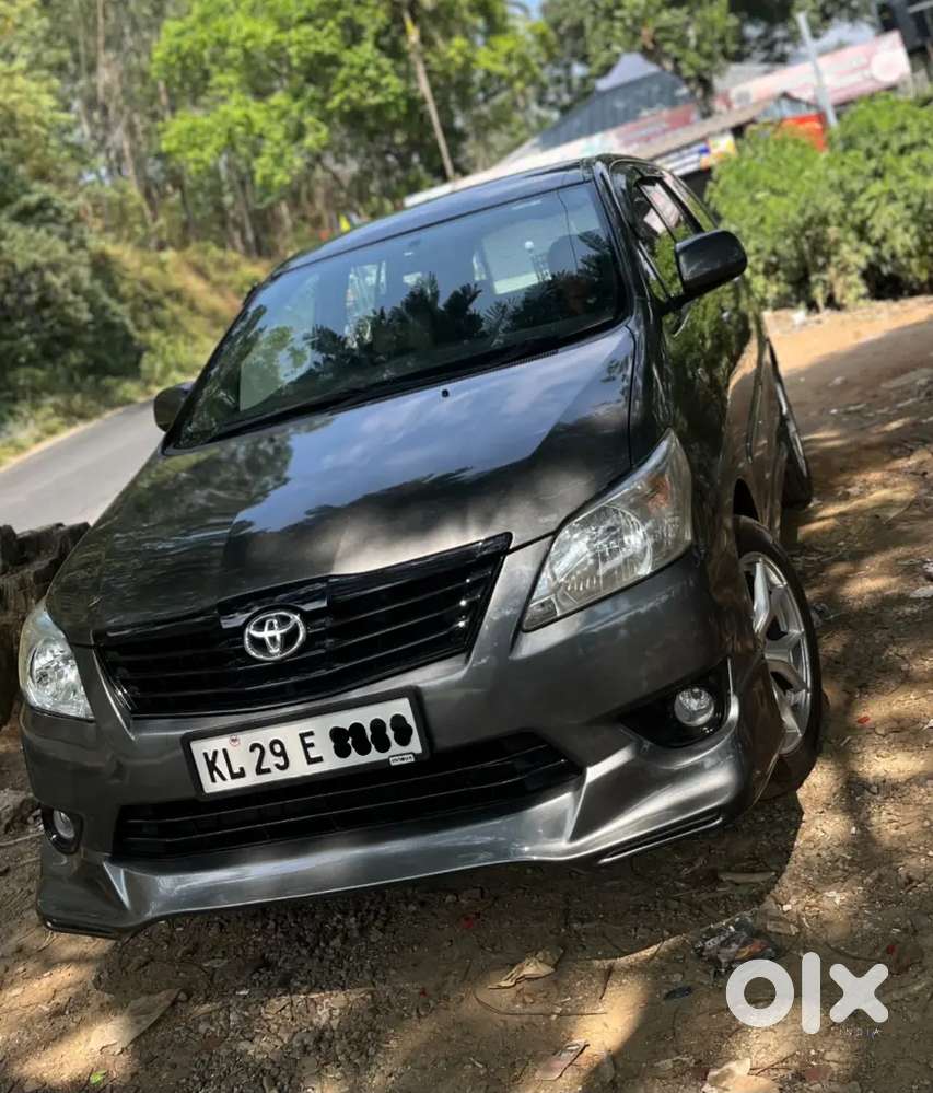Toyota Innova 2012 Orginal Kerala Model 8 Seater