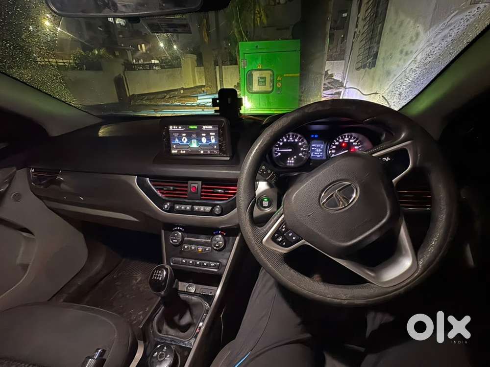 Tata Nexon Petrol Top Model Des 2018