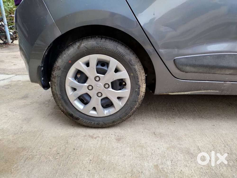 Hyundai Grand I10 Sportz, Dec 2016 Model, New Tyres, Full Insurancee