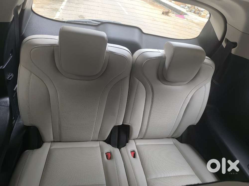 Mahindra Xuv700 2.0 Ax 7 Petrol At Str, 2022, Petrol