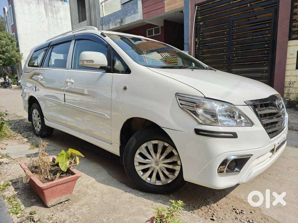 Toyota Innova 2.5 G (diesel) 8 Seater, 2013, Diesel
