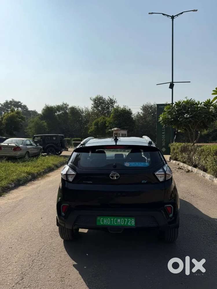 Nexon Ev, Zx Prime Dark Edition, 1,00,000 Kms Driven.