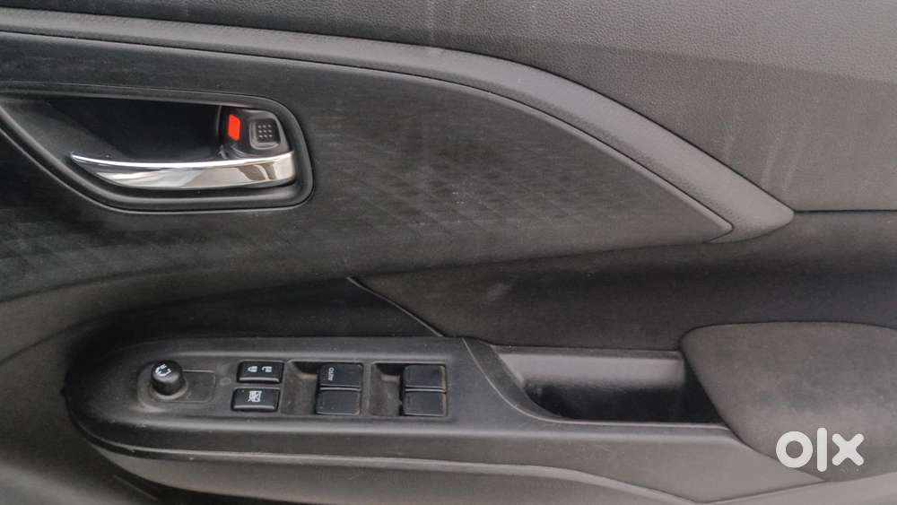 Maruti Suzuki Swift Amt Vxi, 2024, Petrol