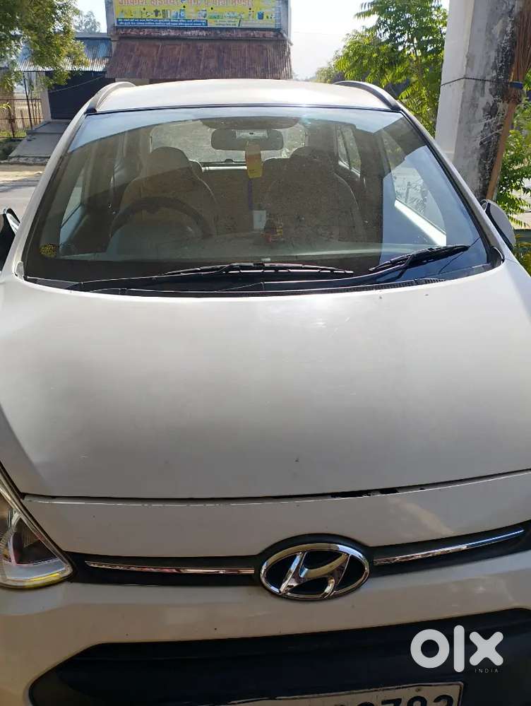Hyundai Grand I10 2015 Diesel Well Maintained
