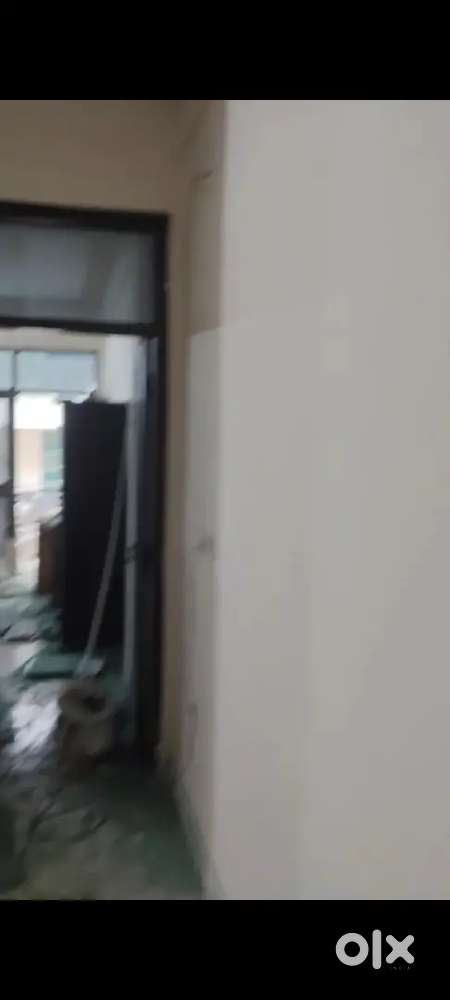 TOLET!1 BHK NR GAUR MALL 10000