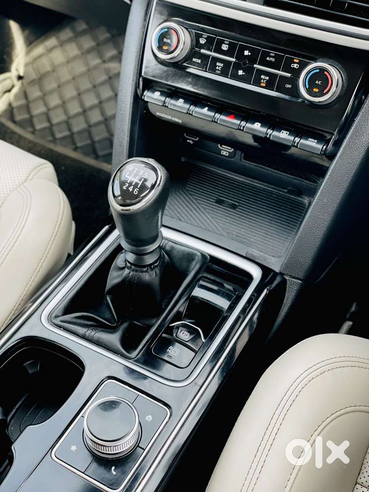 Mahindra Xuv700 2.2 Ax 7 Diesel Mt Luxury Pack Str, 2023, Diesel