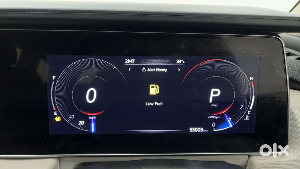 Mahindra Xuv700 2.2 Ax 5 Diesel At Str, 2022, Diesel