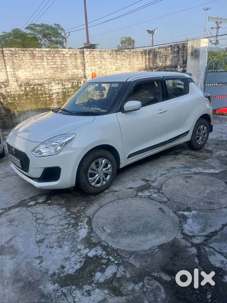 Maruti Suzuki Swift Vxi 1.2 Abs Bs-iv, 2018, Petrol