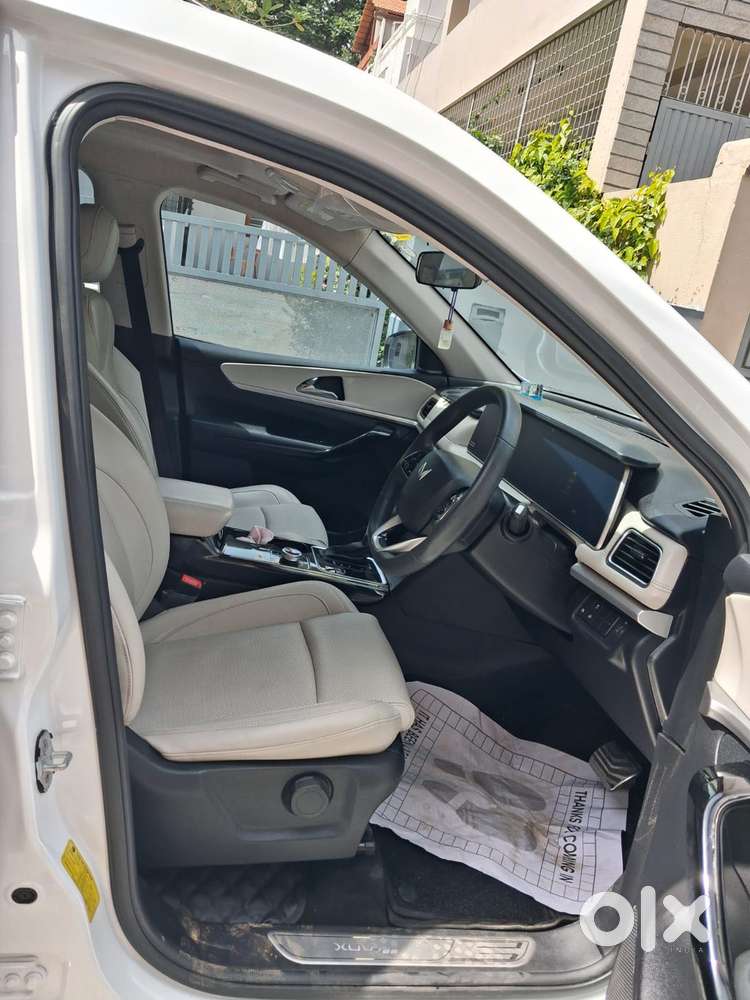 Mahindra Xuv700 2.2 Ax 7 Diesel At Luxury Pack Str, 2024, Diesel