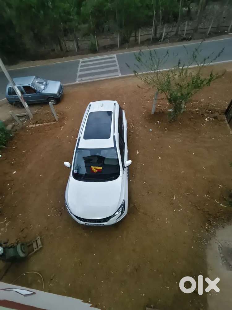 Mahindra Xuv700 2022 Diesel Showroom Mentioned Maintained
