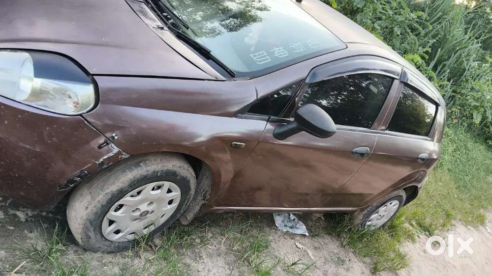 Fiat Punto Emotion 2010 Car