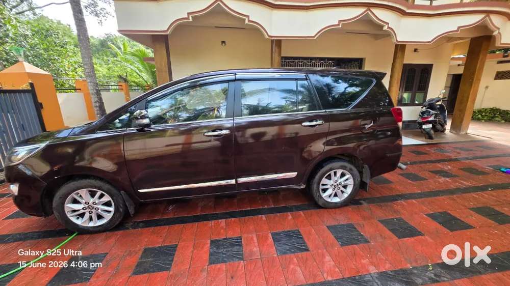 Toyota Innova Crysta 2017 December 21 Model, Diesel 110000 Km Driven