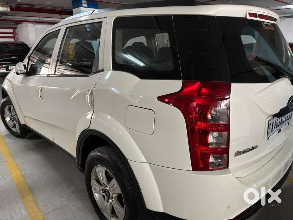 Mahindra Pearl White Xuv500 W8 Diesel 2012 For 6 Lakhs